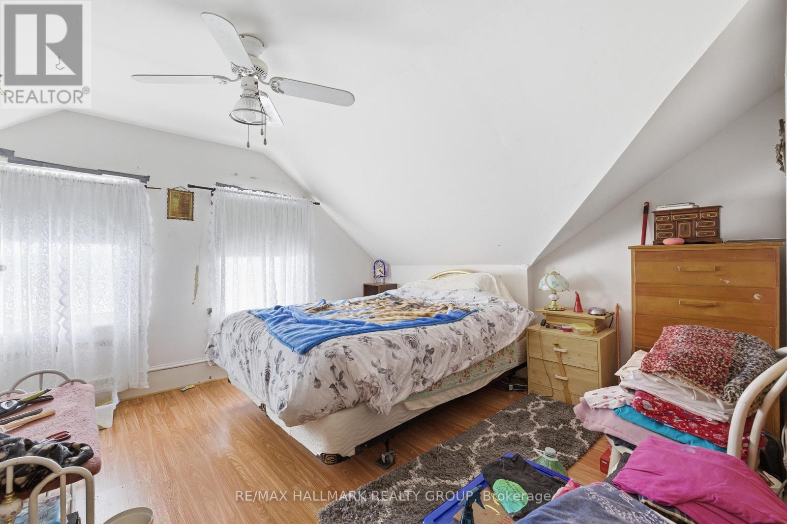 229 GORE STREET E - 17