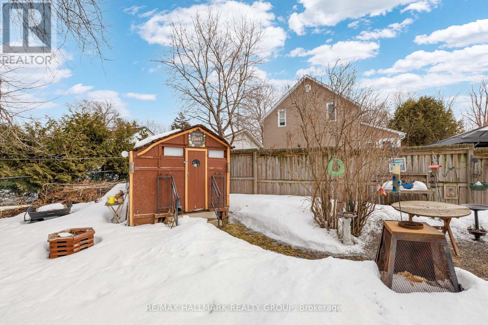 229 GORE STREET E - 25