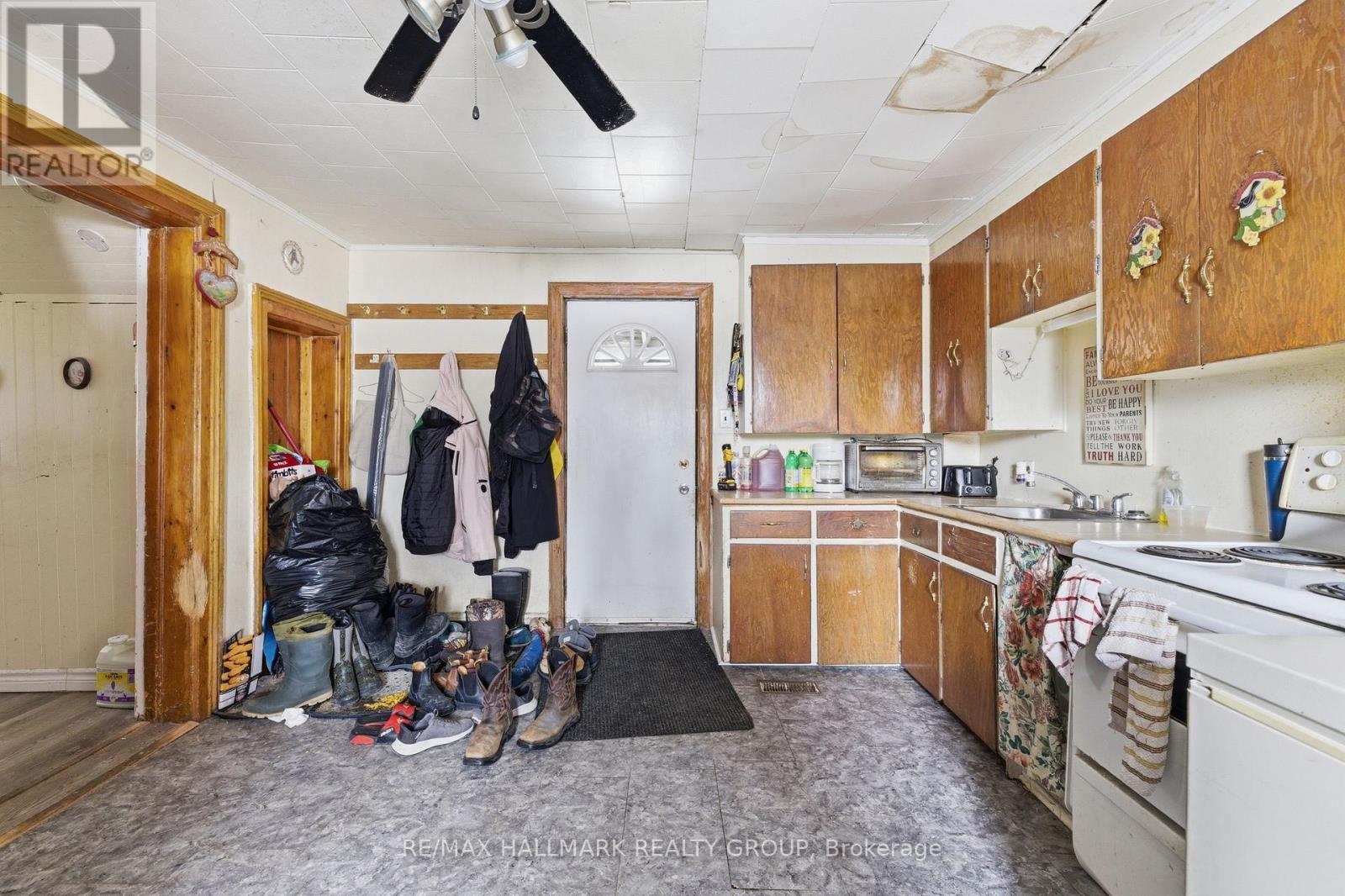 229 GORE STREET E - 26