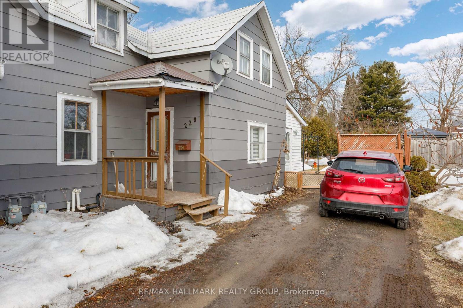 229 GORE STREET E - 3