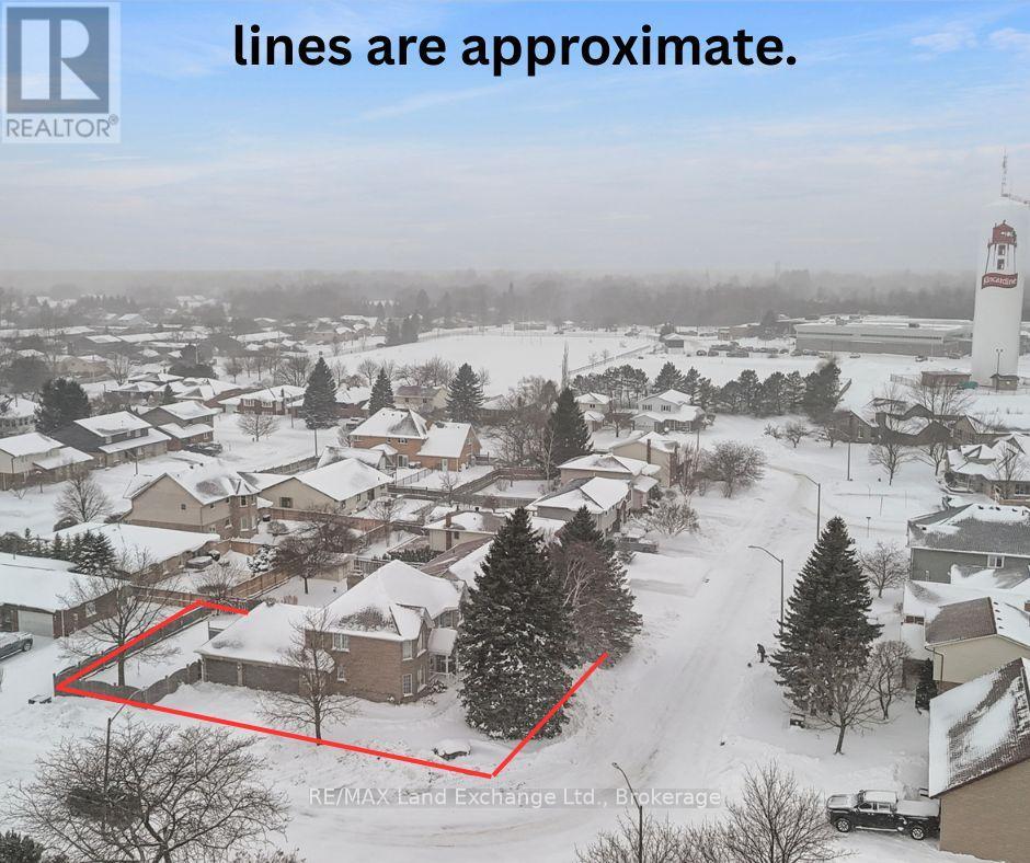 750 MCPHERSON CRESCENT - 10