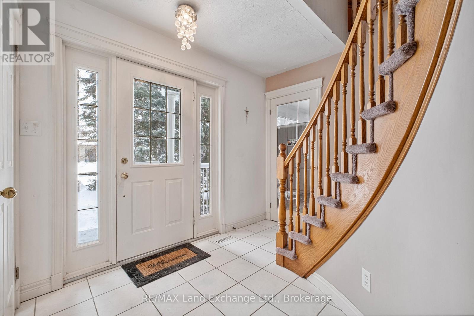 750 MCPHERSON CRESCENT - 12