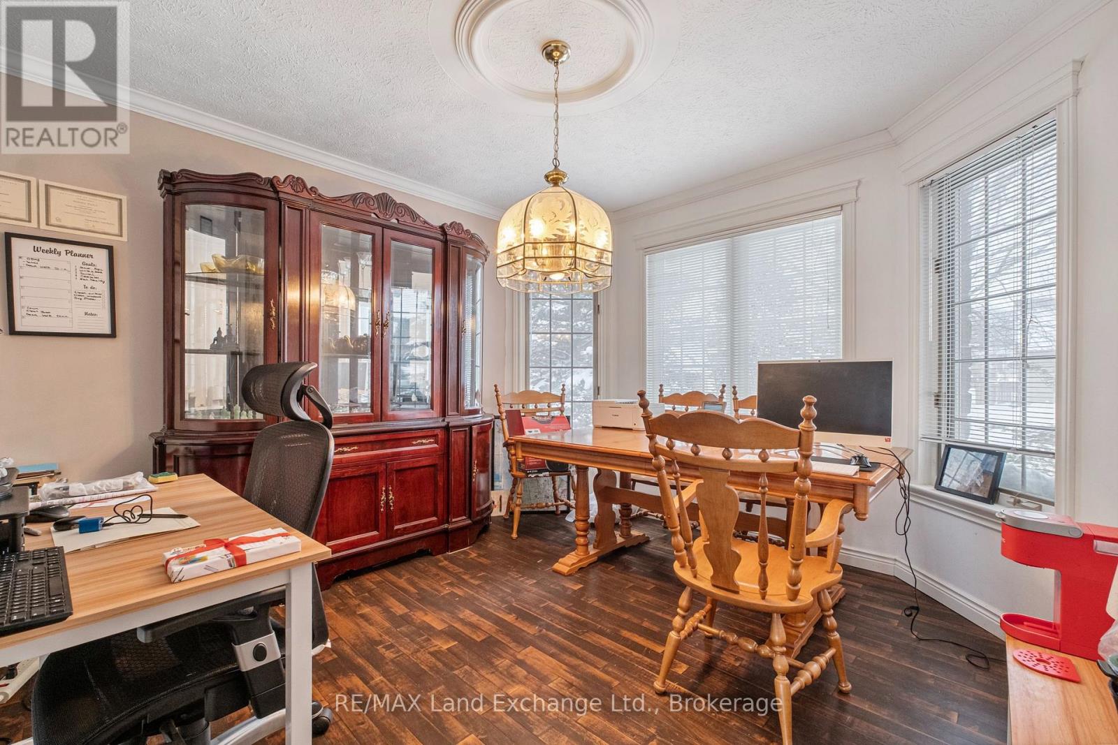 750 MCPHERSON CRESCENT - 17