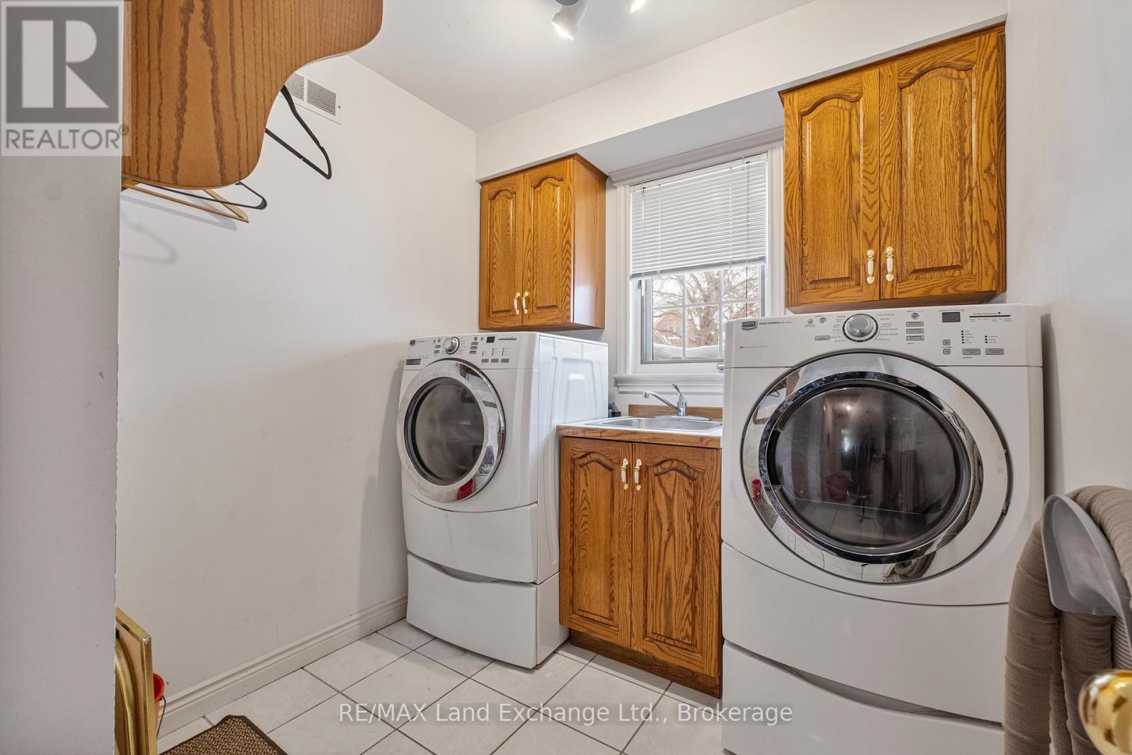 750 MCPHERSON CRESCENT - 22