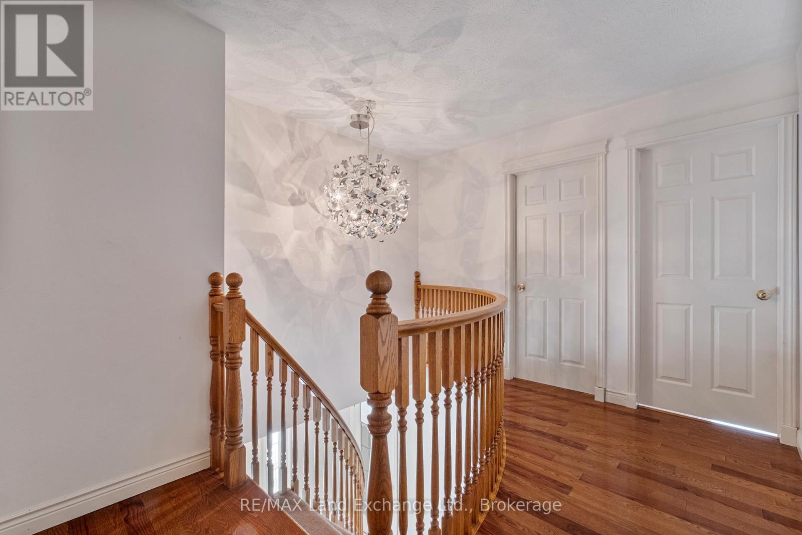 750 MCPHERSON CRESCENT - 23