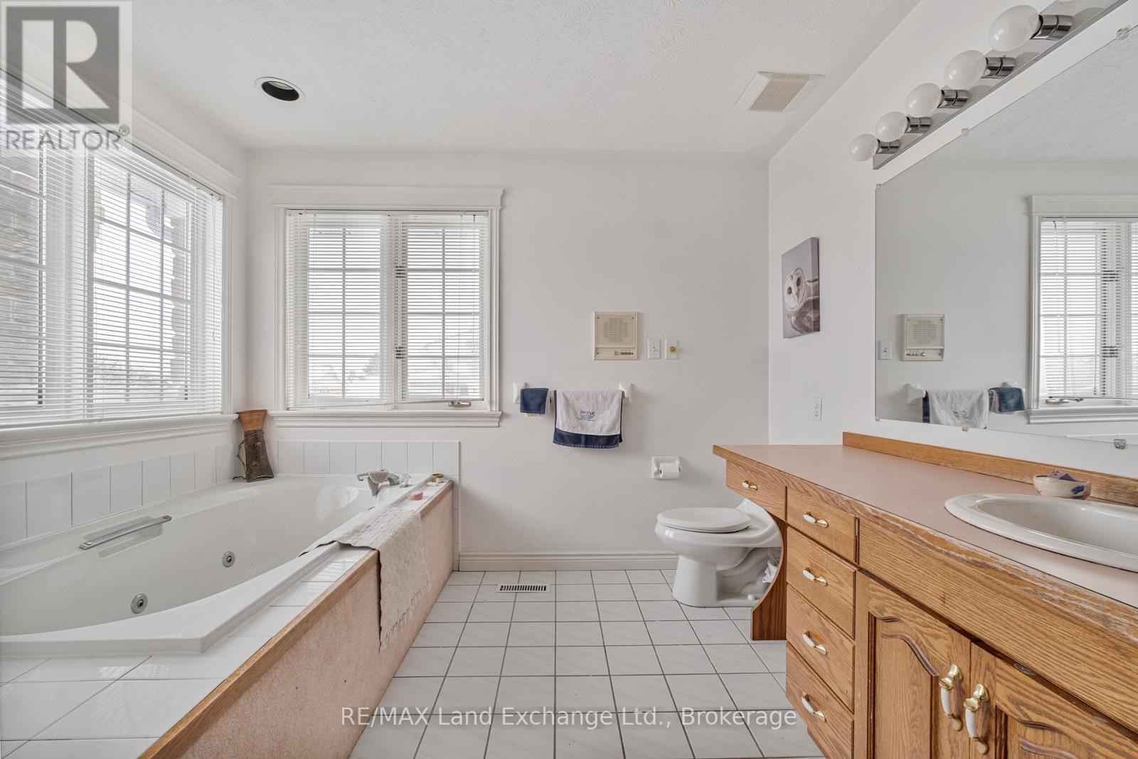 750 MCPHERSON CRESCENT - 26