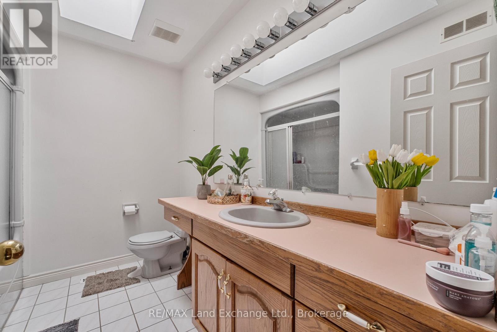 750 MCPHERSON CRESCENT - 29