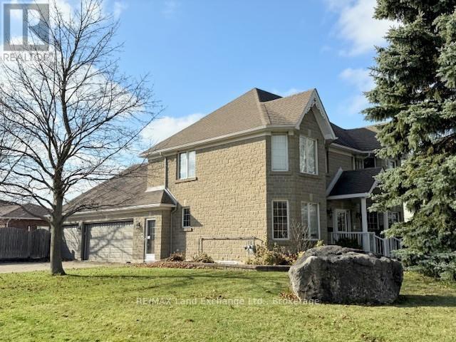 750 MCPHERSON CRESCENT - 3