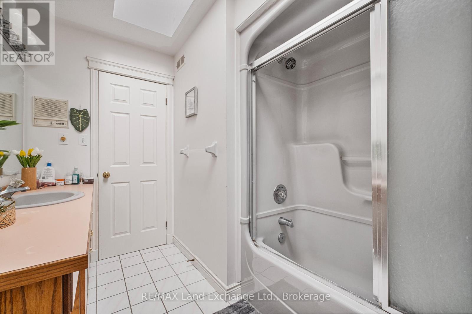 750 MCPHERSON CRESCENT - 30