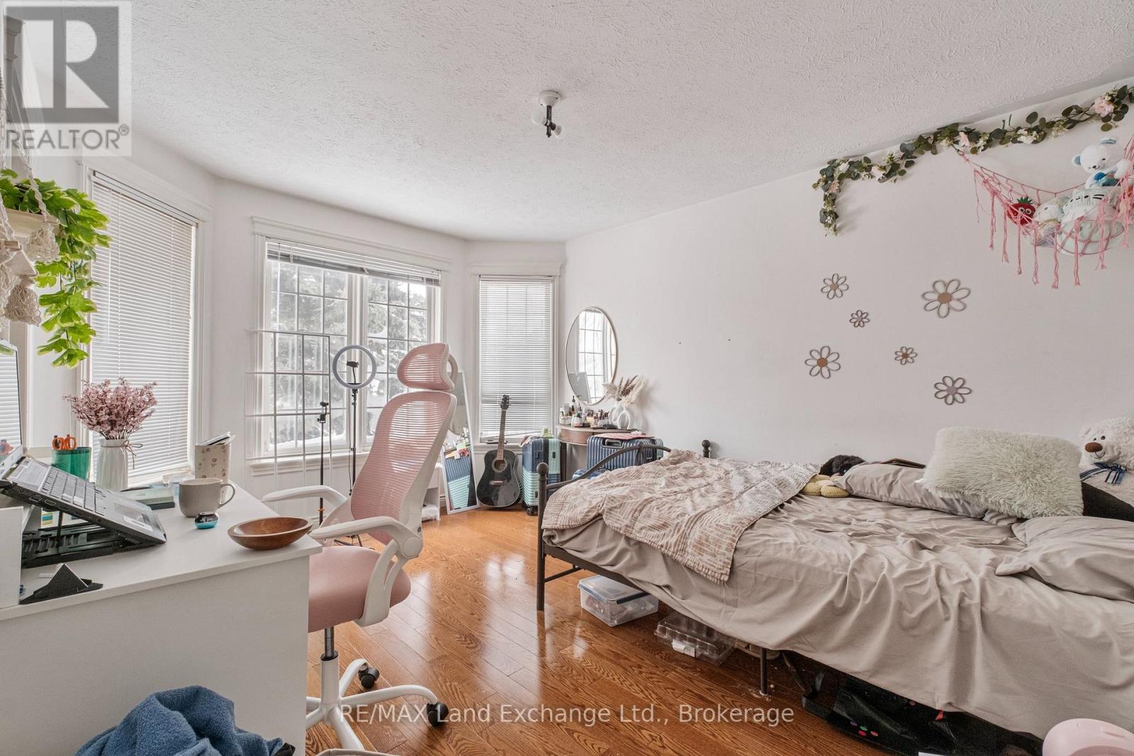 750 MCPHERSON CRESCENT - 31