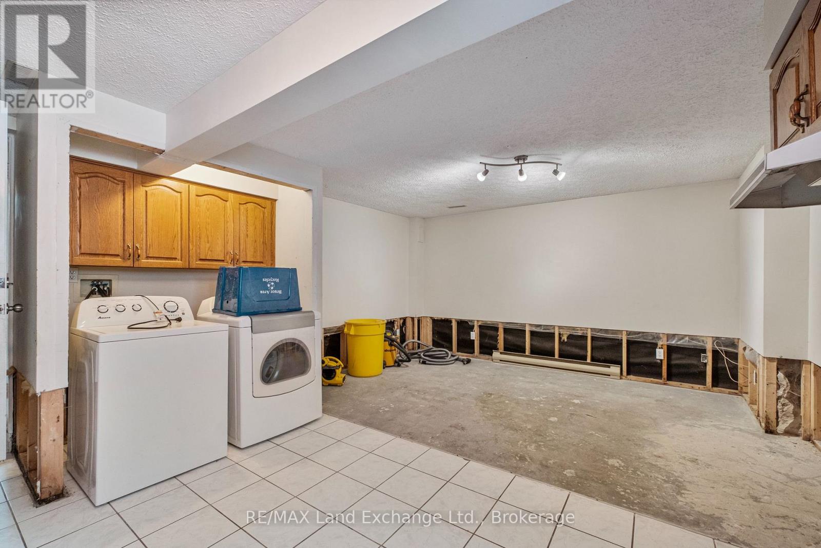 750 MCPHERSON CRESCENT - 39