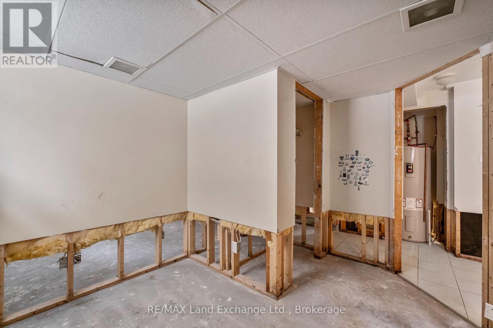 750 MCPHERSON CRESCENT - 41