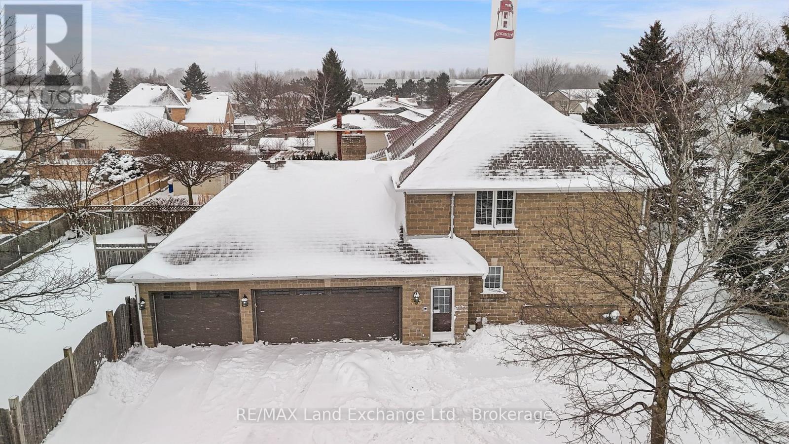 750 MCPHERSON CRESCENT - 5