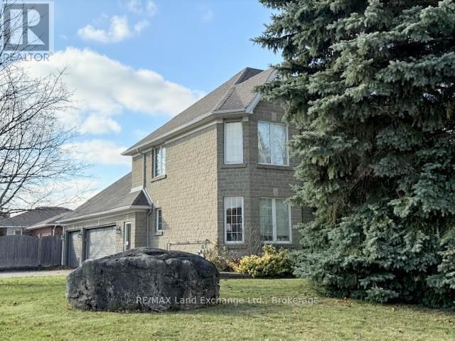 750 MCPHERSON CRESCENT - 6