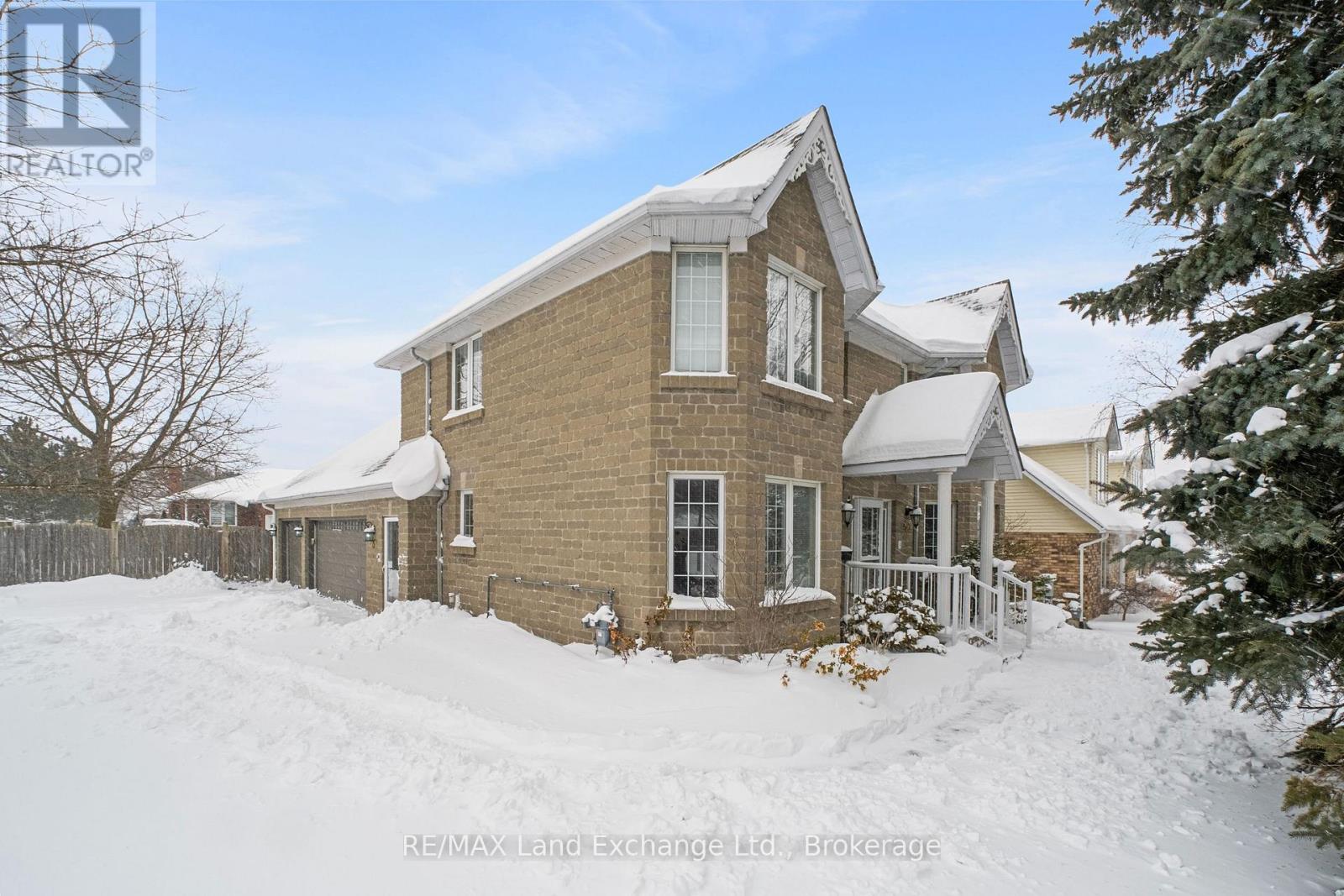 750 MCPHERSON CRESCENT - 7