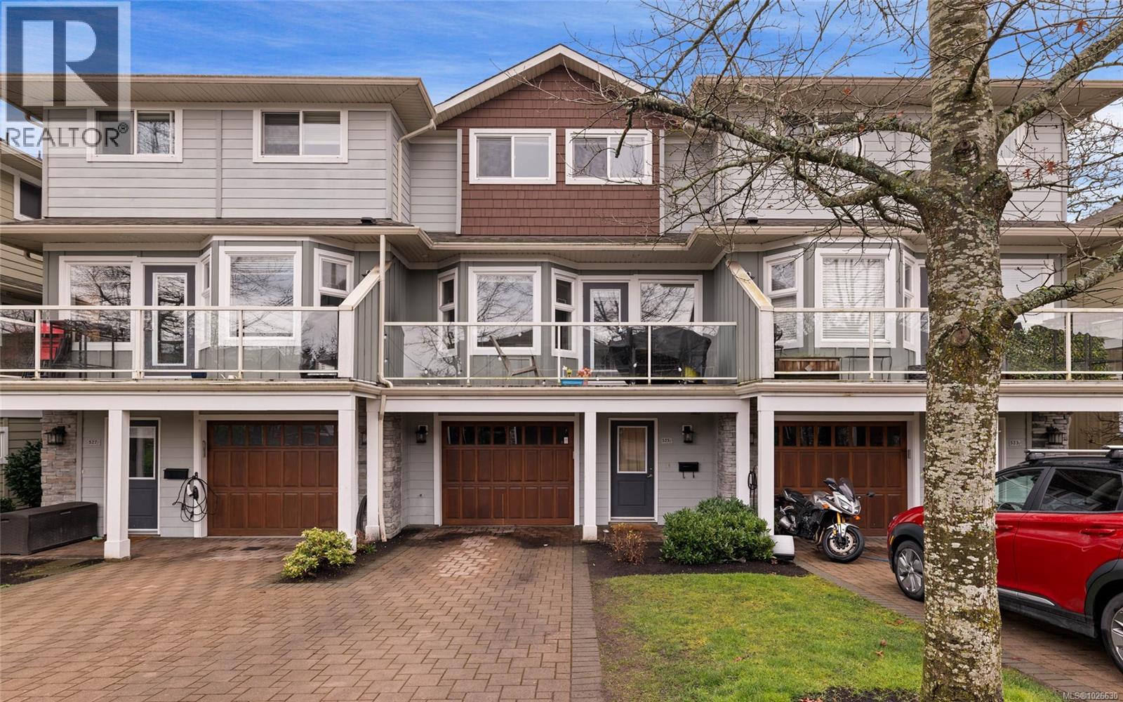 Single Family House for Sale in  Heatherdale Lane Heatherdale Estates Saanich 