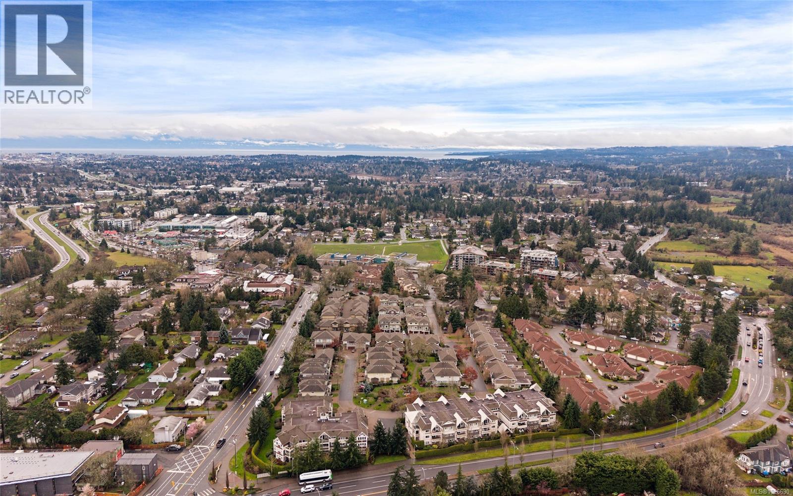 Single Family House for Sale in  Heatherdale Lane Heatherdale Estates Saanich 