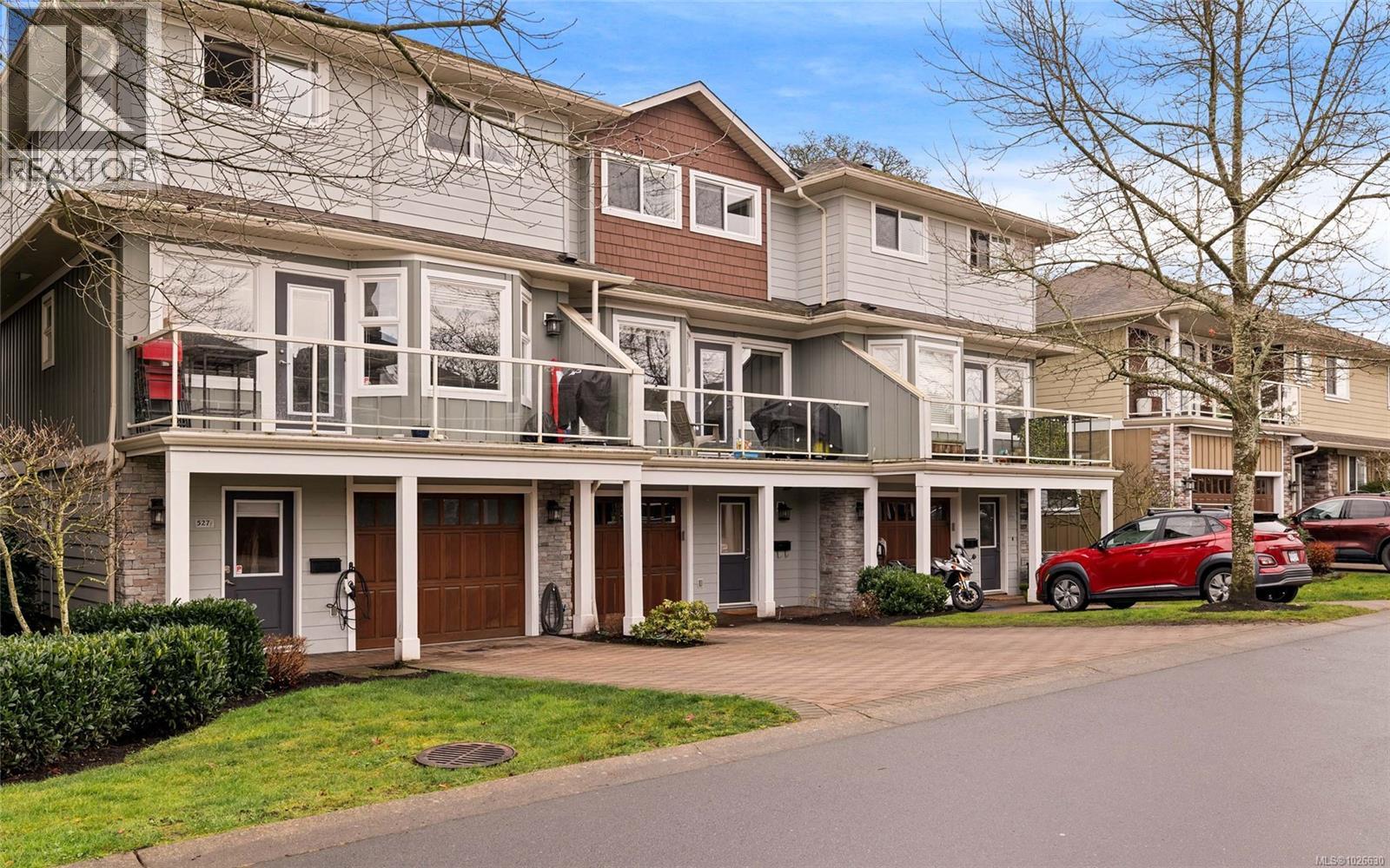 Single Family House for Sale in  Heatherdale Lane Heatherdale Estates Saanich 