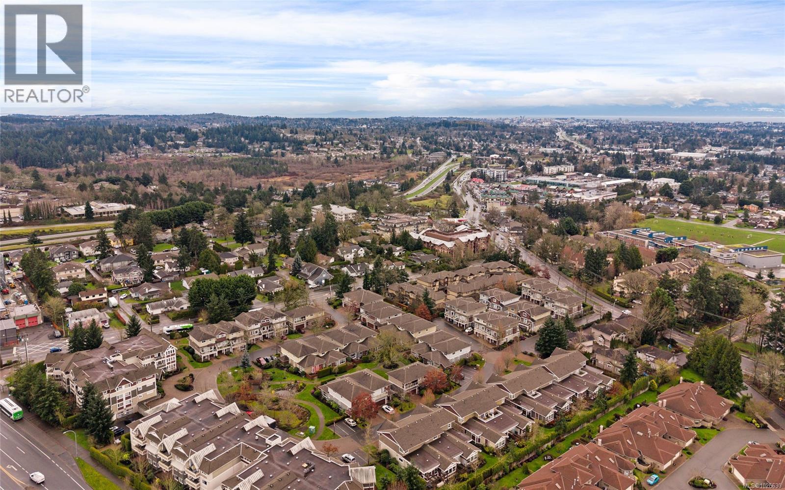 Single Family House for Sale in  Heatherdale Lane Heatherdale Estates Saanich 