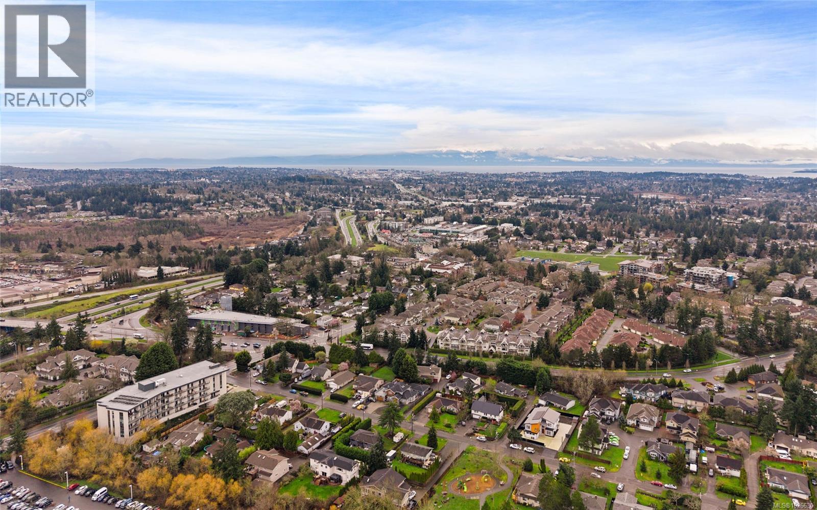 Single Family House for Sale in  Heatherdale Lane Heatherdale Estates Saanich 