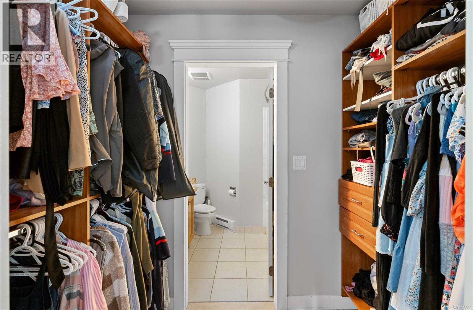 Single Family House for Sale in  Heatherdale Lane Heatherdale Estates Saanich 