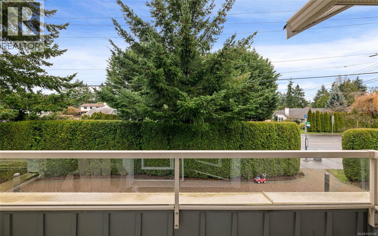 Single Family House for Sale in  Heatherdale Lane Heatherdale Estates Saanich 