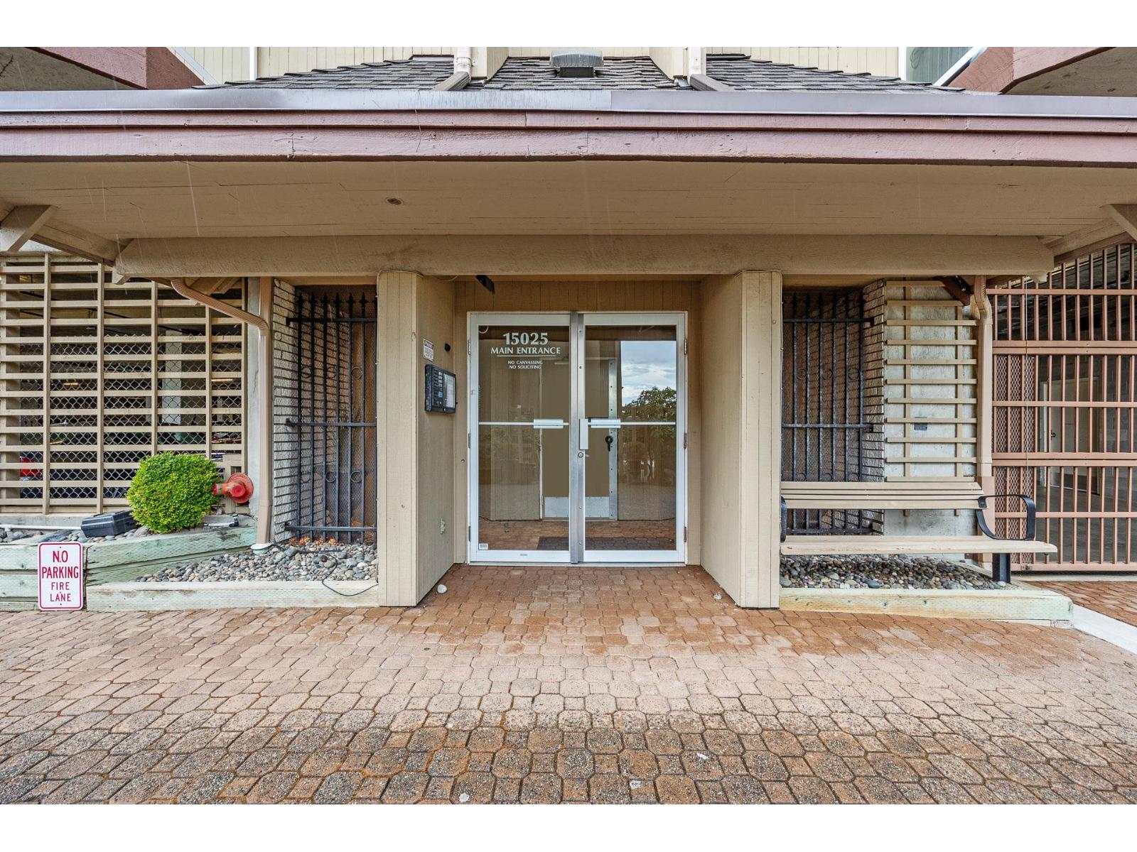 102 15025 VICTORIA AVENUE, White Rock