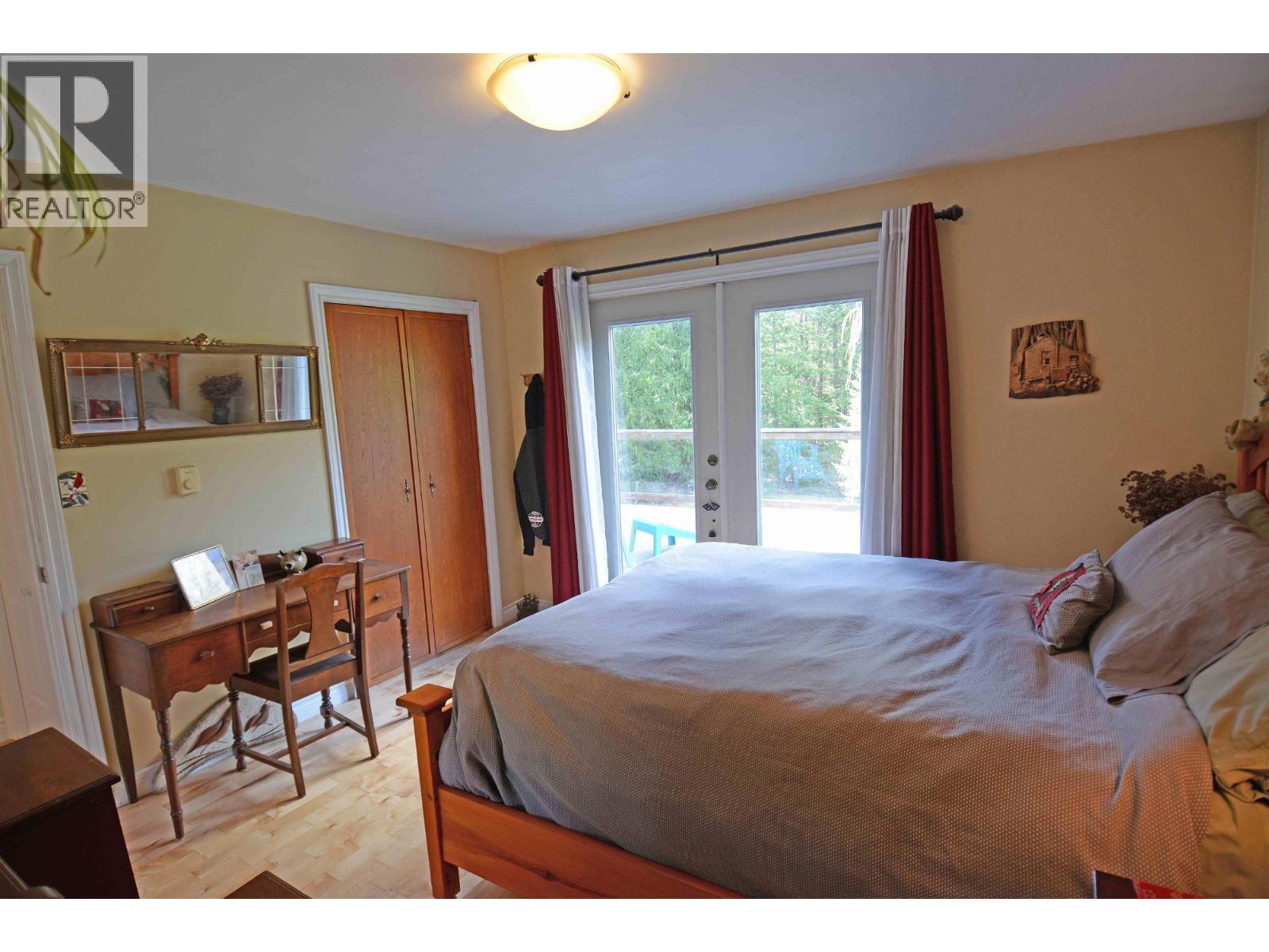 8481 6 Highway - 33