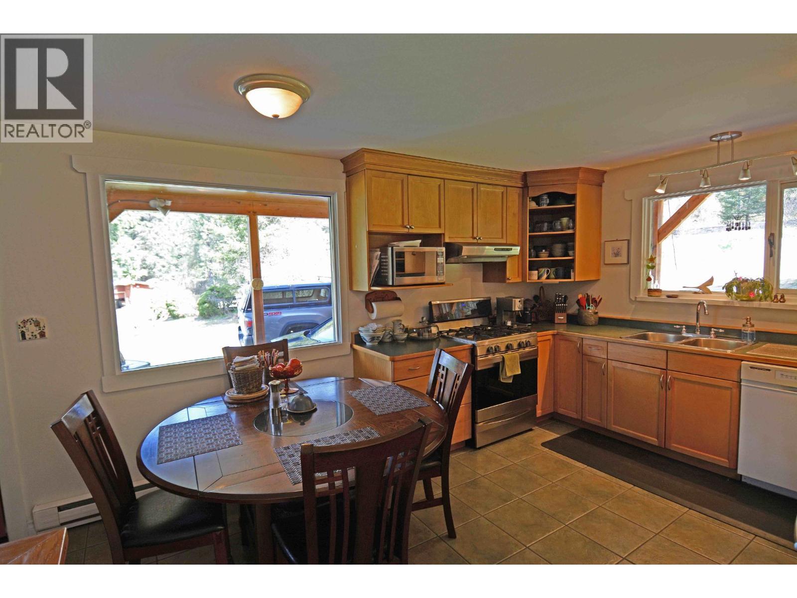 8481 6 Highway - 27