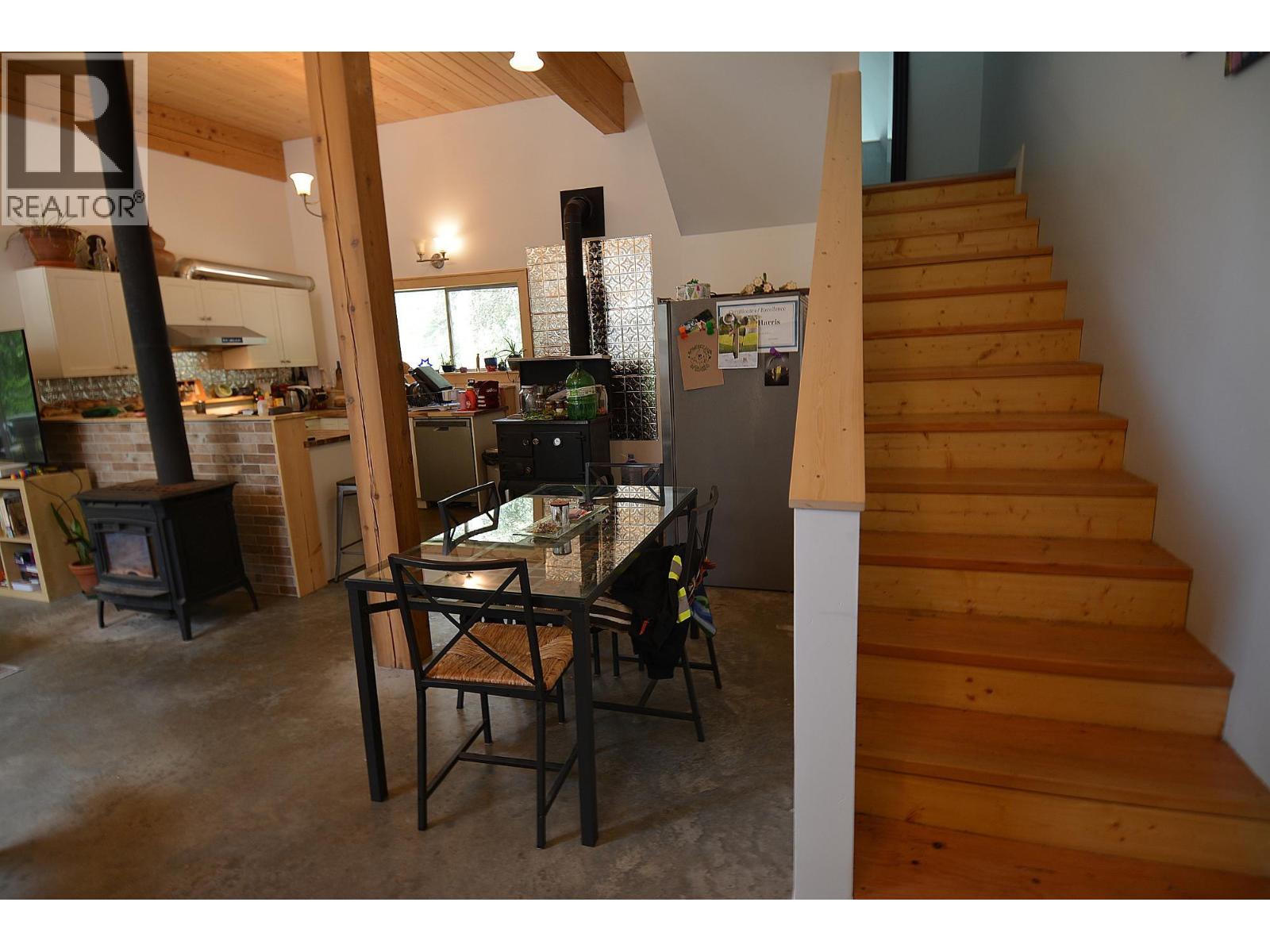 8907 MARTENS ROAD - 17