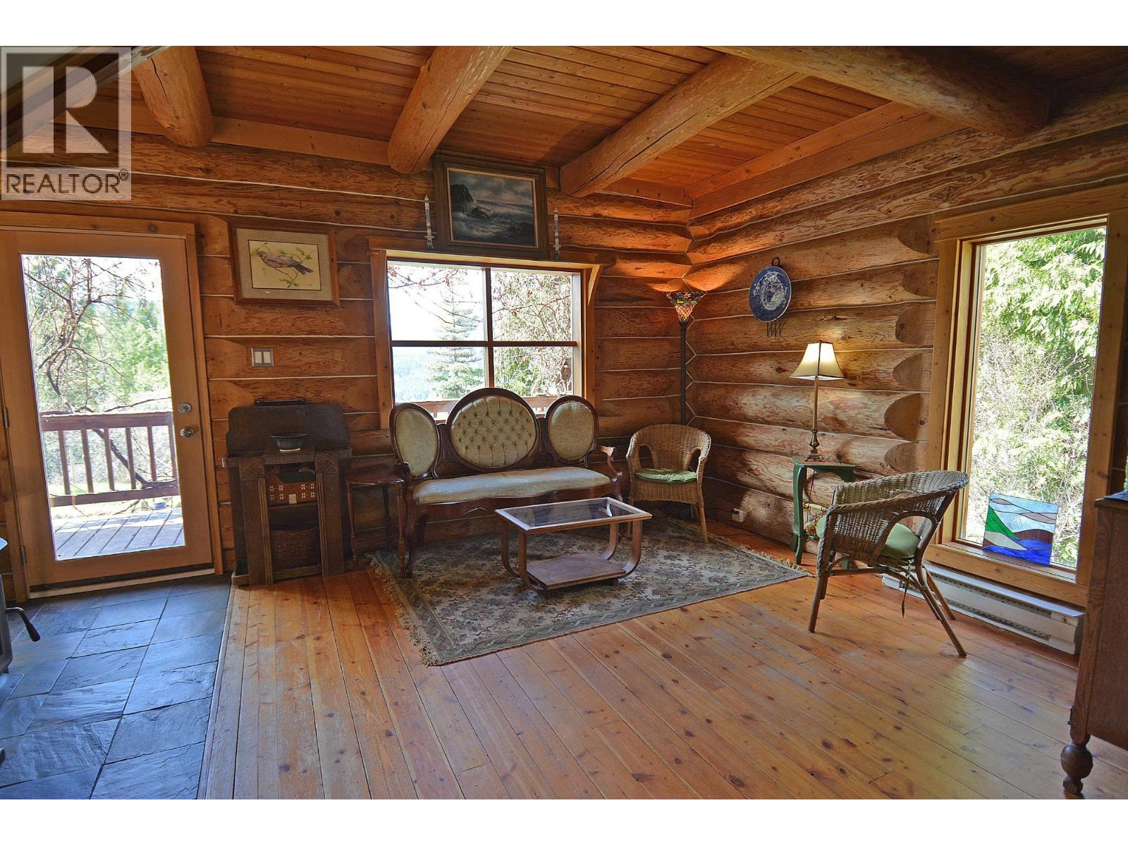 8907 MARTENS ROAD - 33