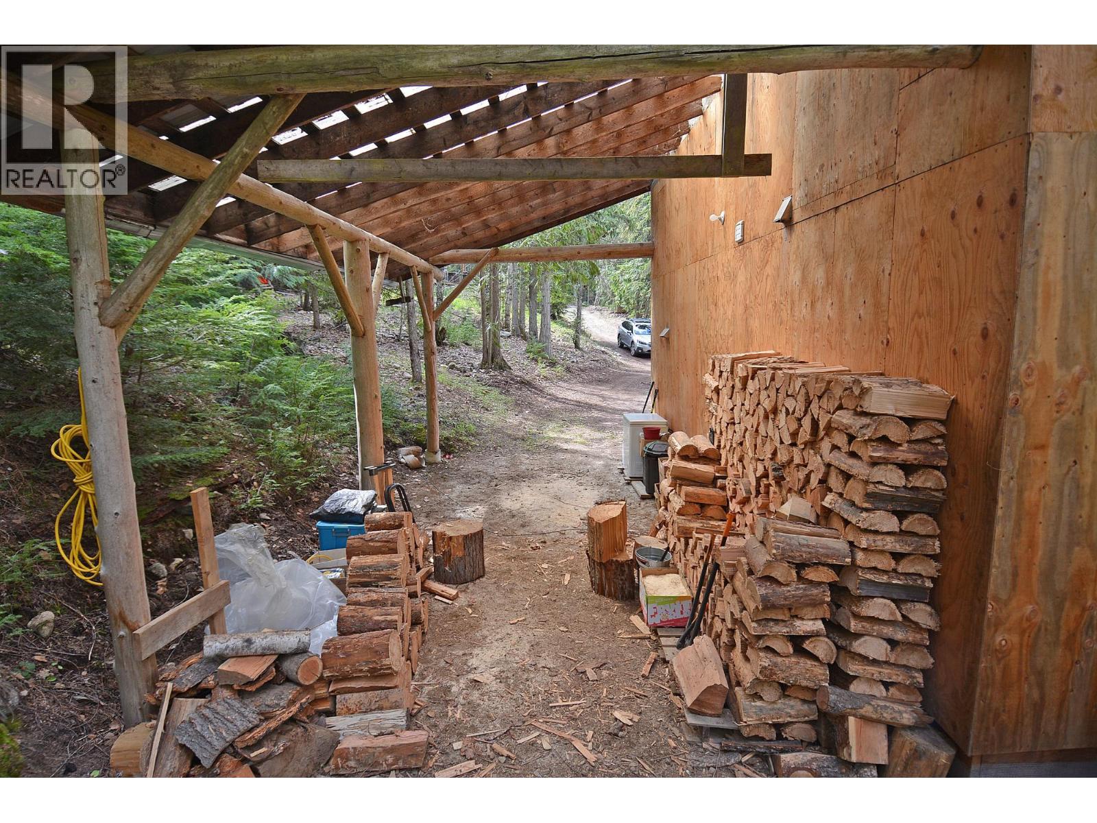 8907 MARTENS ROAD - 70