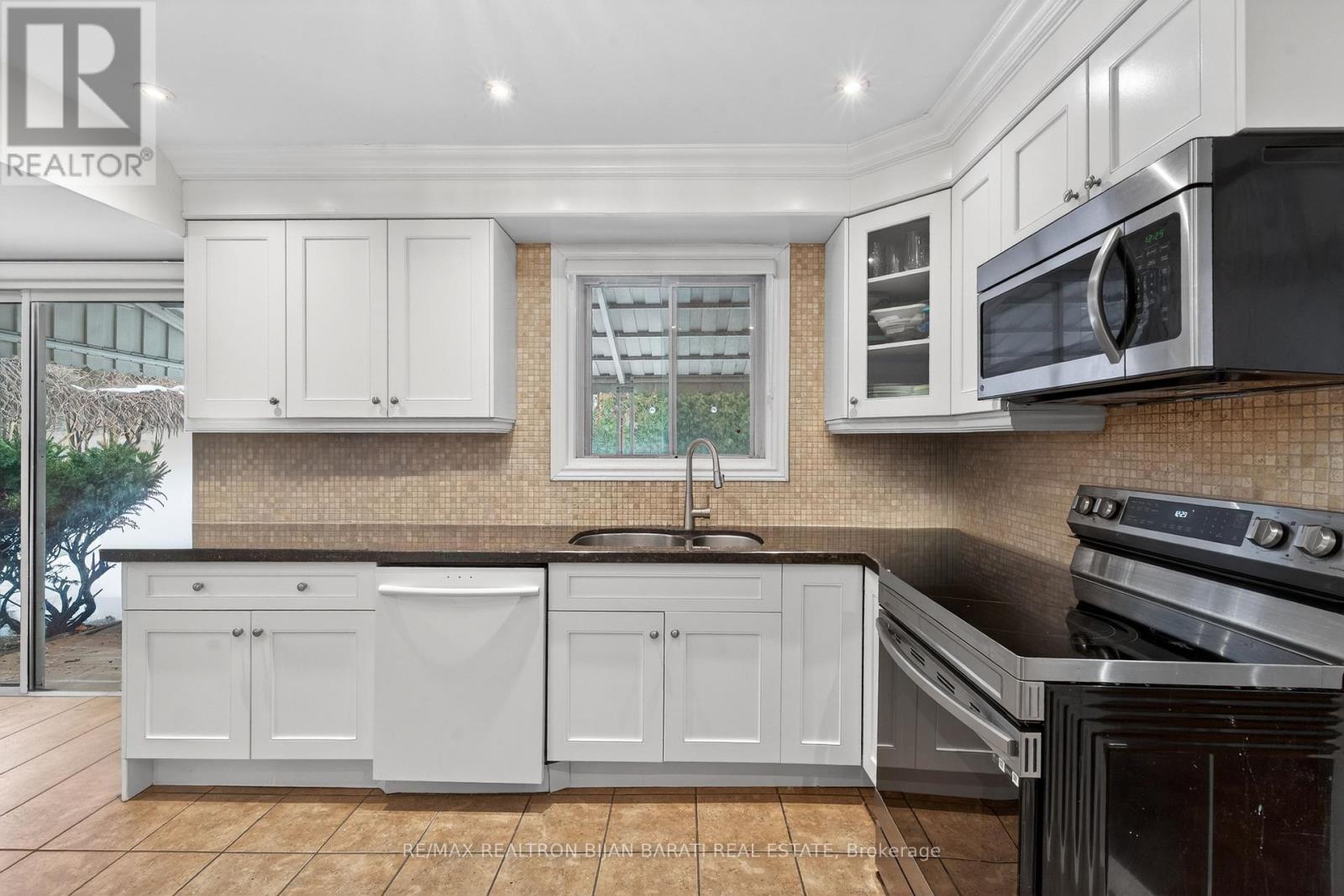 215 GRANDVIEW AVENUE - 15