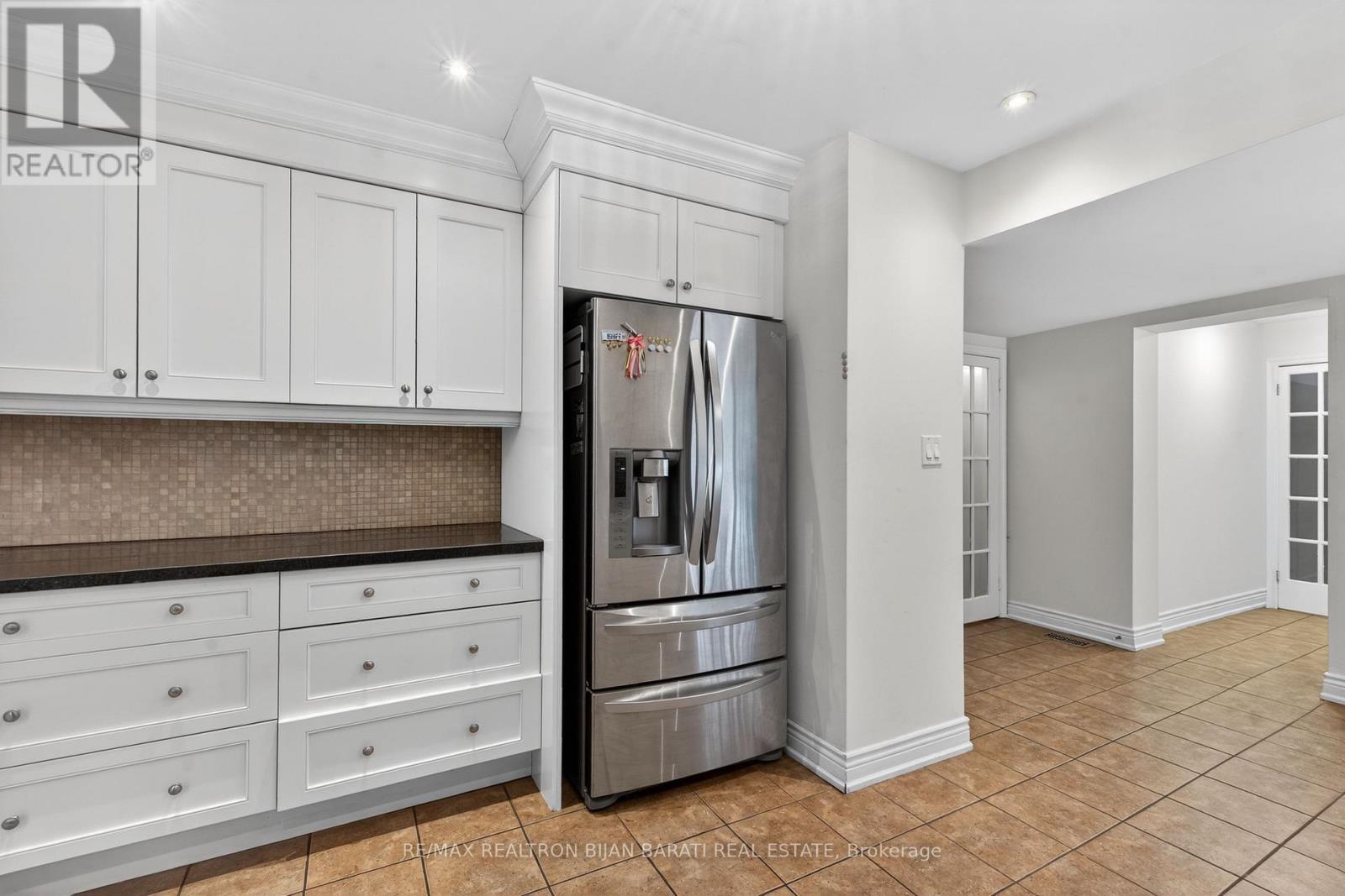 215 GRANDVIEW AVENUE - 20