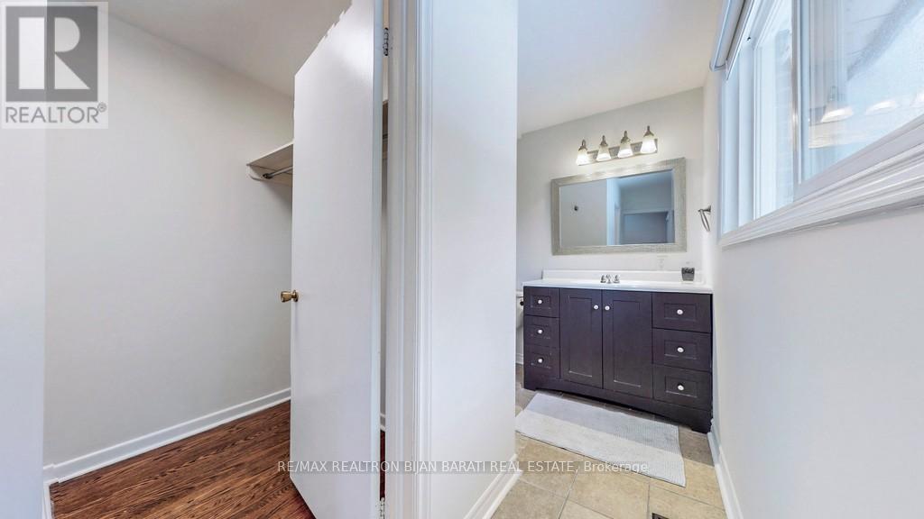 215 GRANDVIEW AVENUE - 25