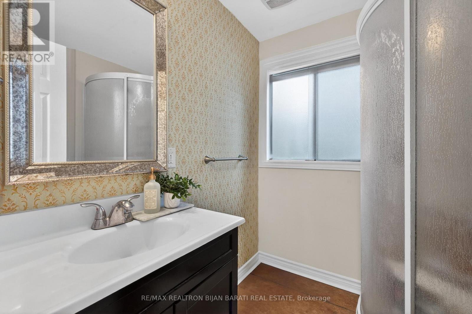 215 GRANDVIEW AVENUE - 27