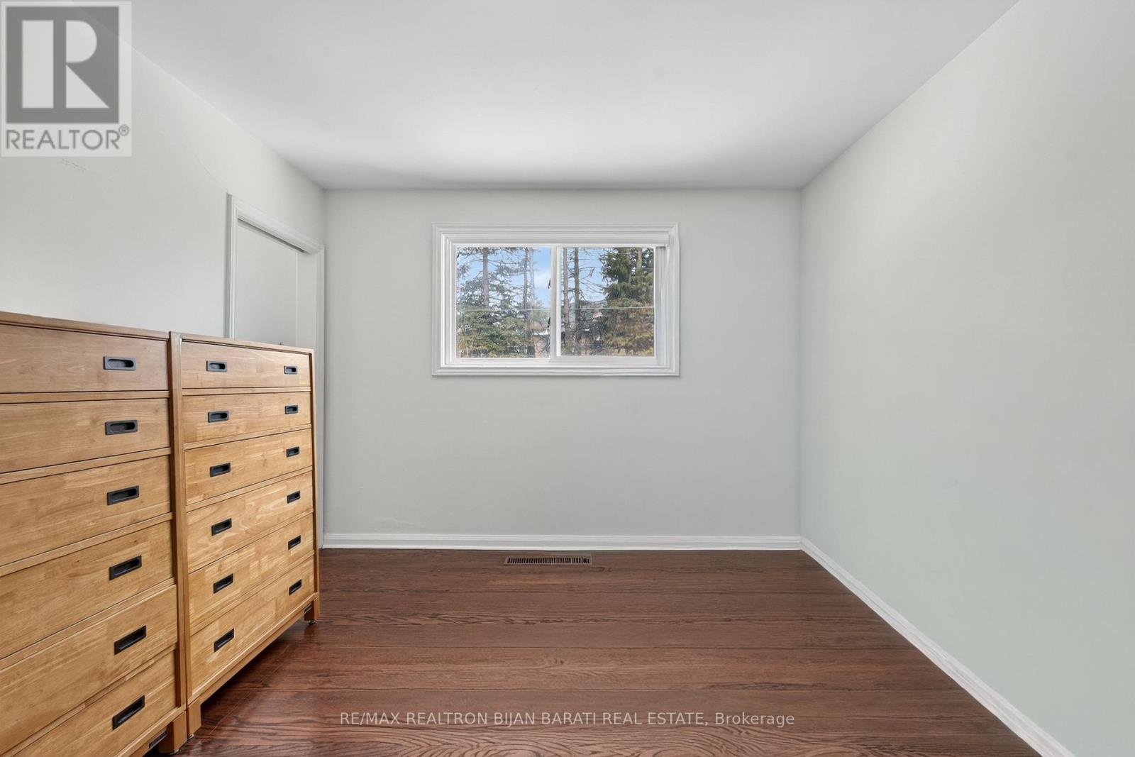215 GRANDVIEW AVENUE - 28