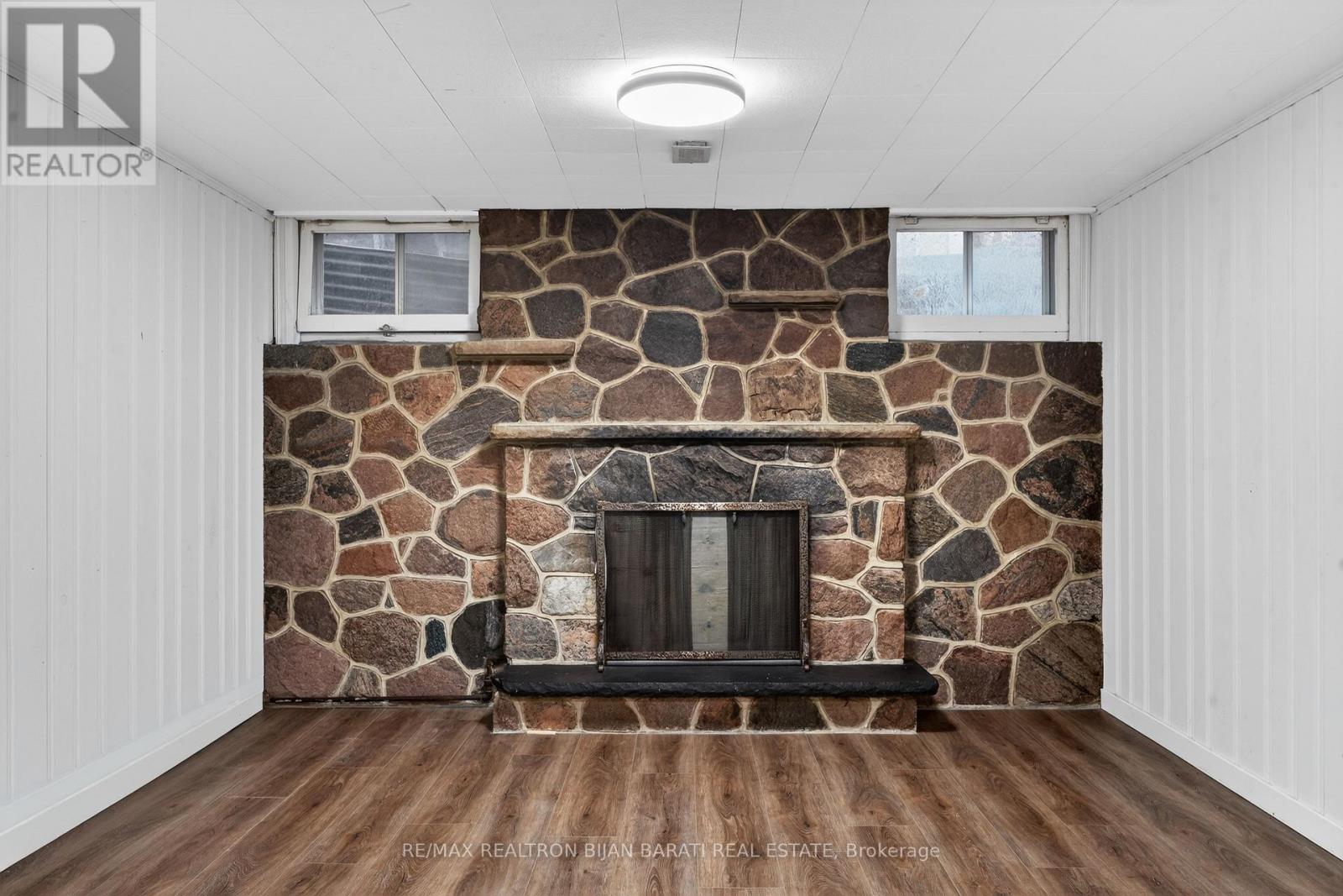 215 GRANDVIEW AVENUE - 36
