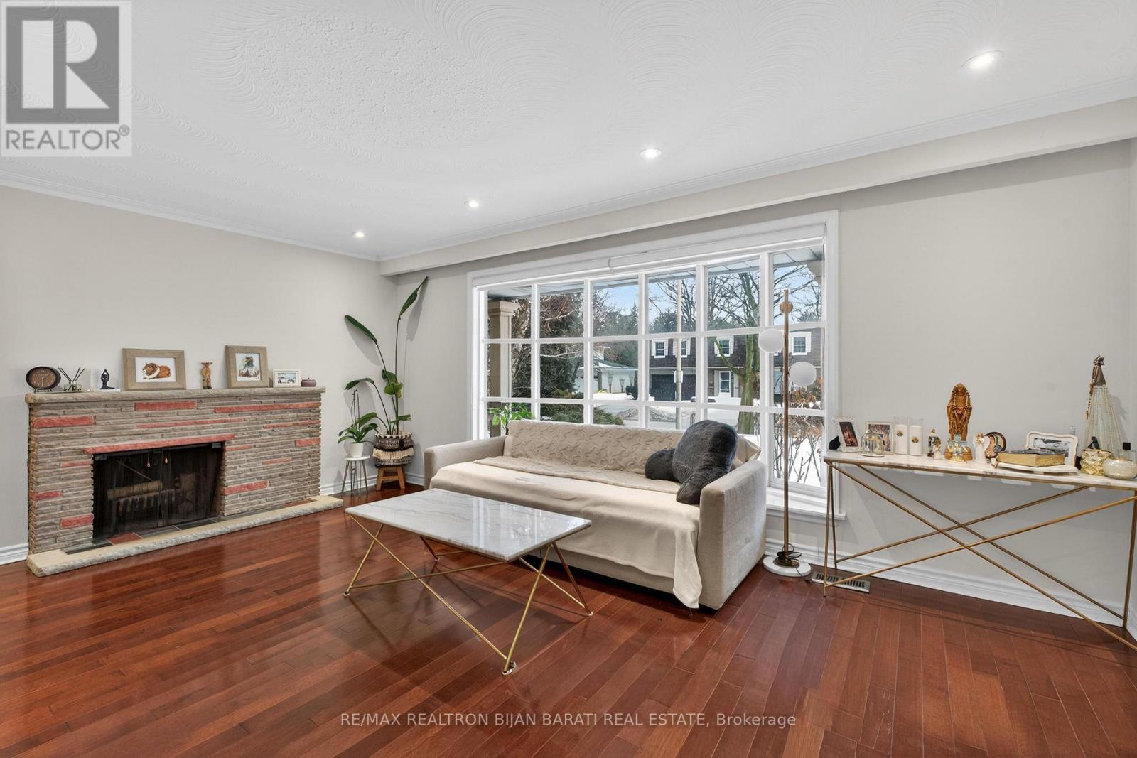 215 GRANDVIEW AVENUE - 4