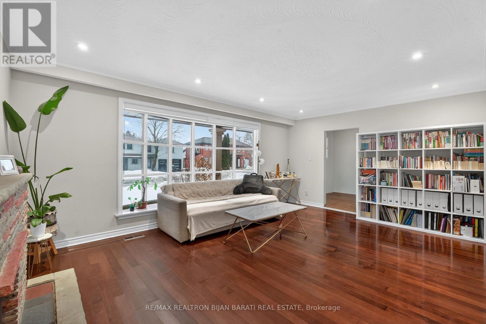 215 GRANDVIEW AVENUE - 5