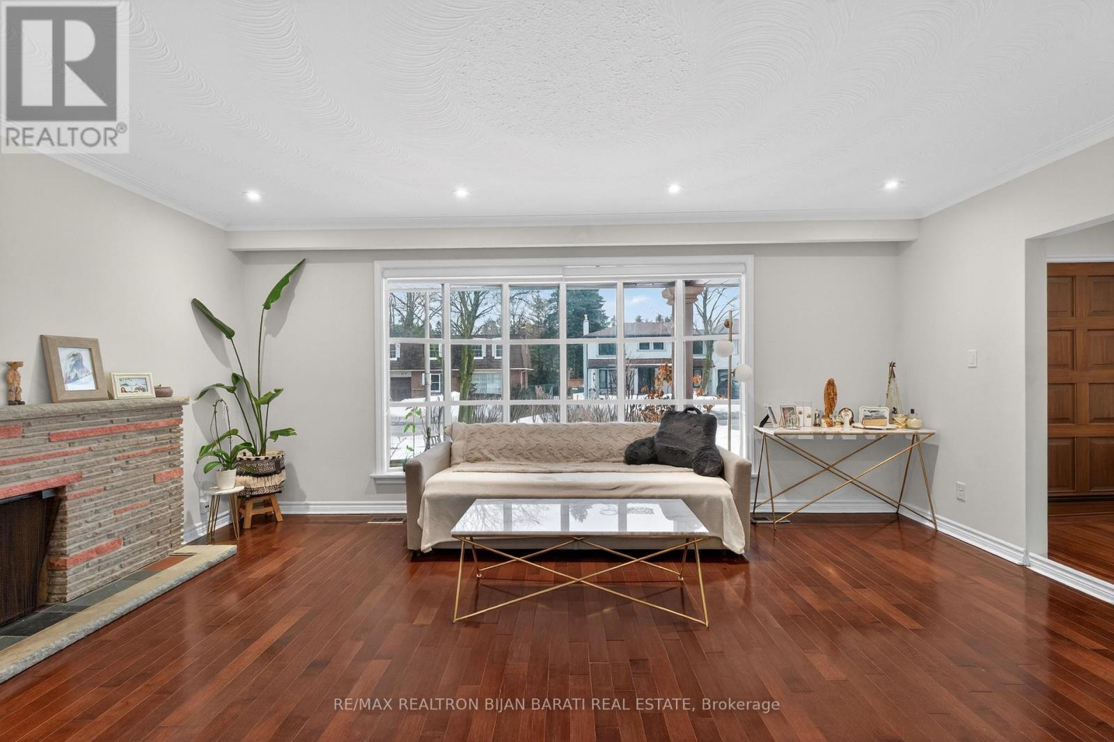 215 GRANDVIEW AVENUE - 6