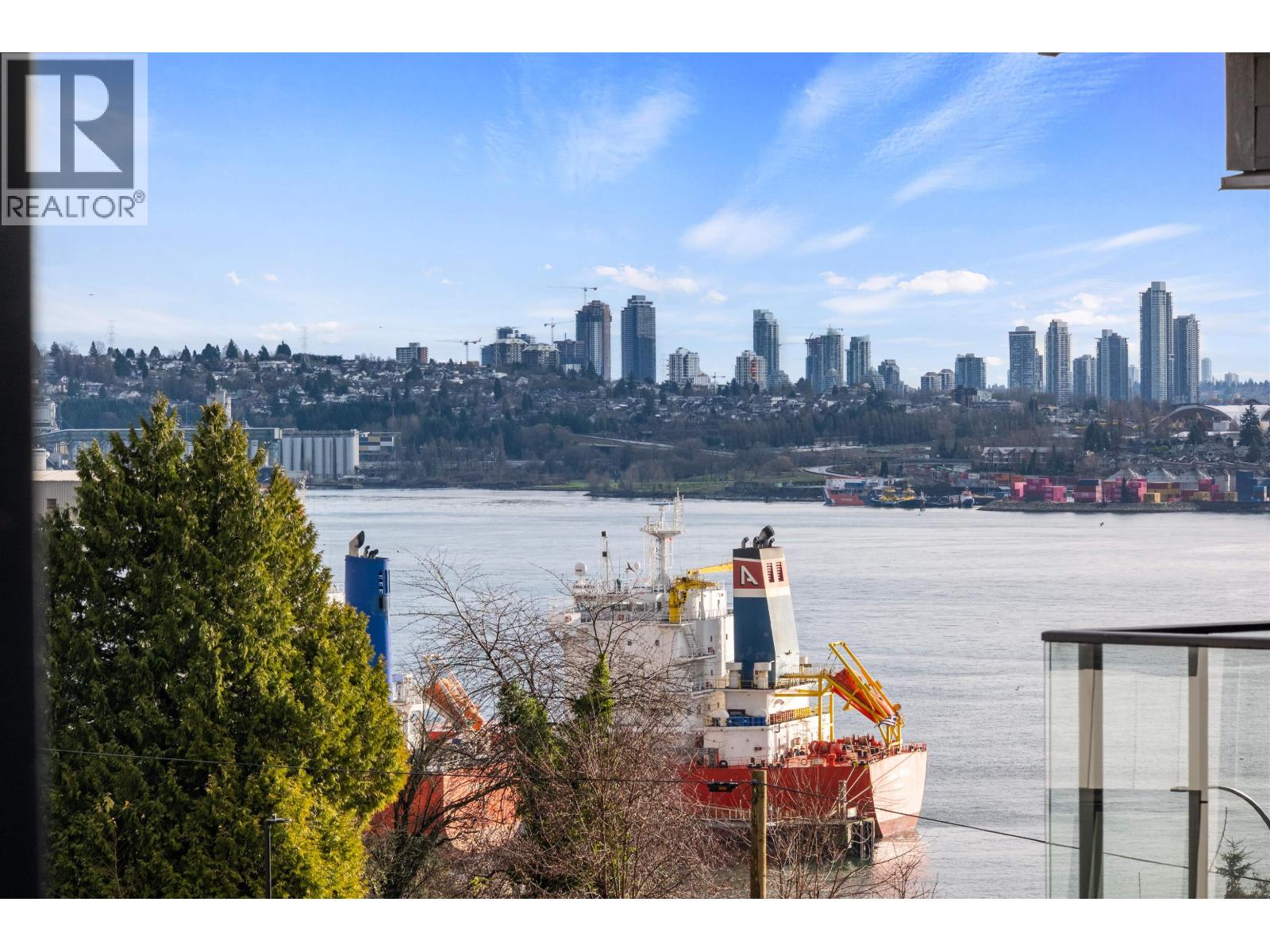 137 535 E 2ND STREET, North Vancouver