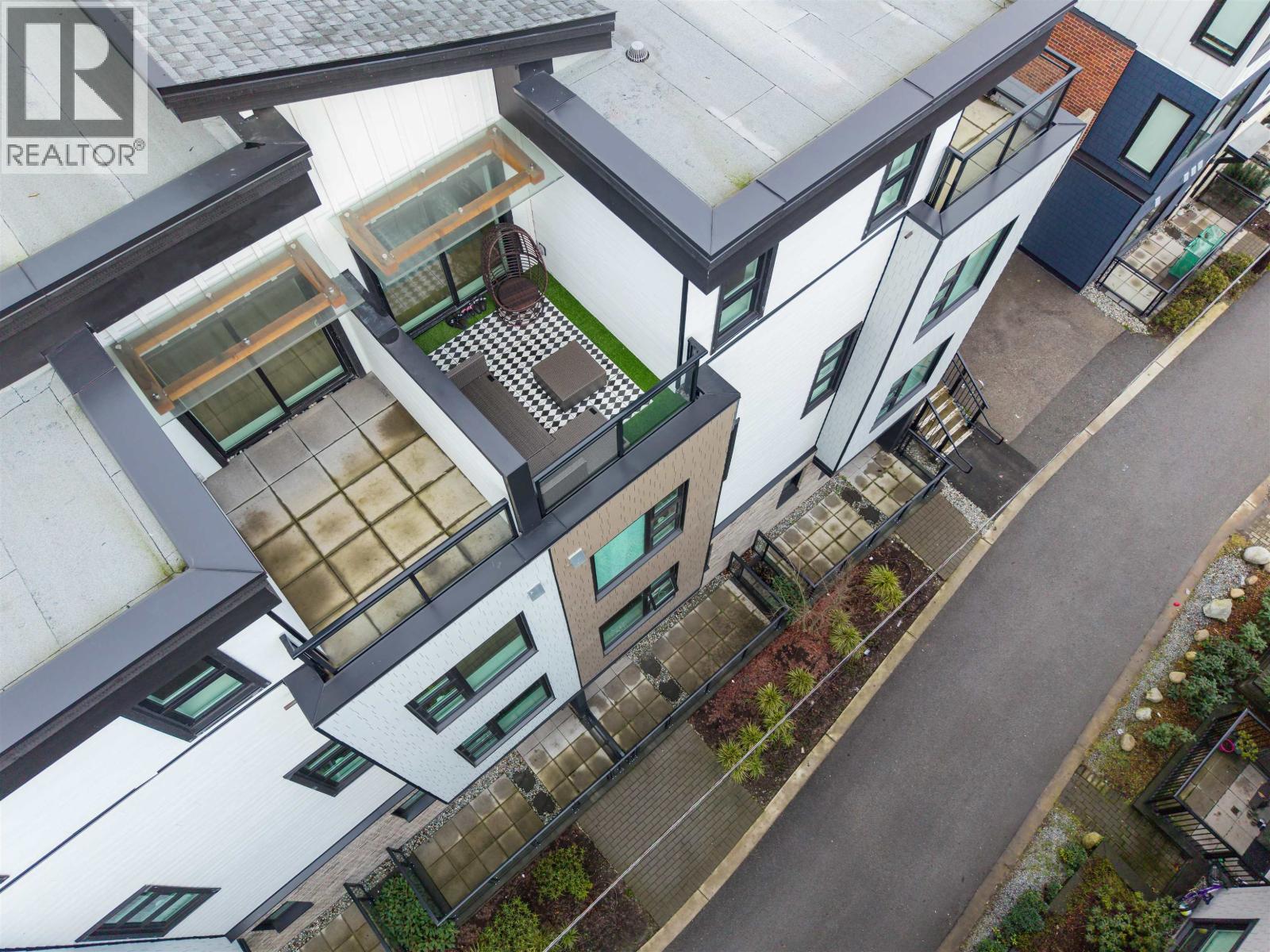 137 535 E 2ND STREET, North Vancouver