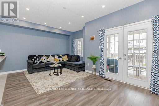 9 HISCOTT DRIVE - 19