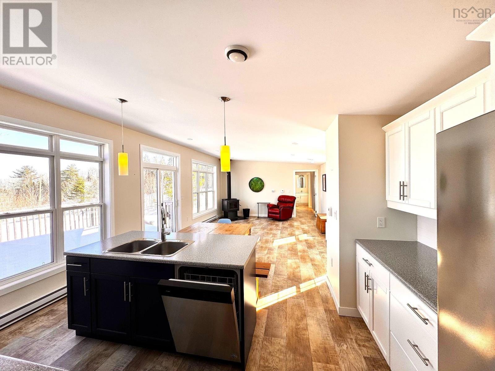 Property 24 of 48 of 62 Mash Lane