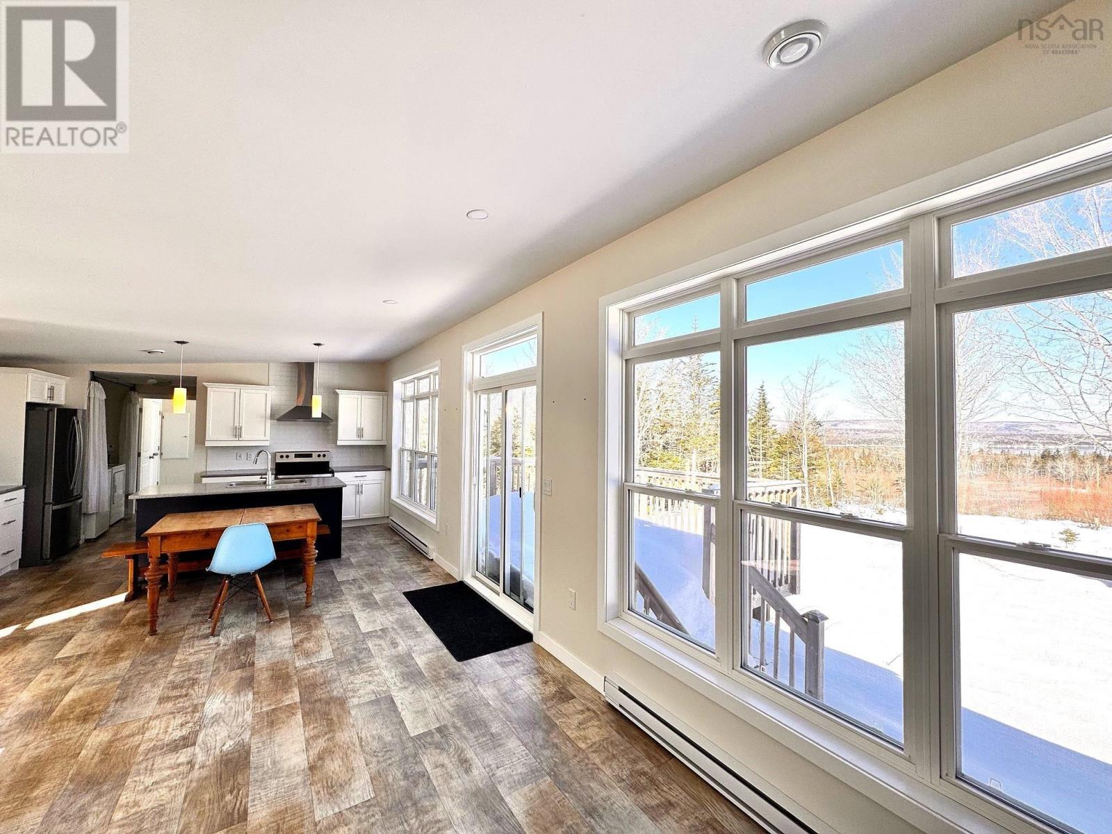 Property 28 of 48 of 62 Mash Lane