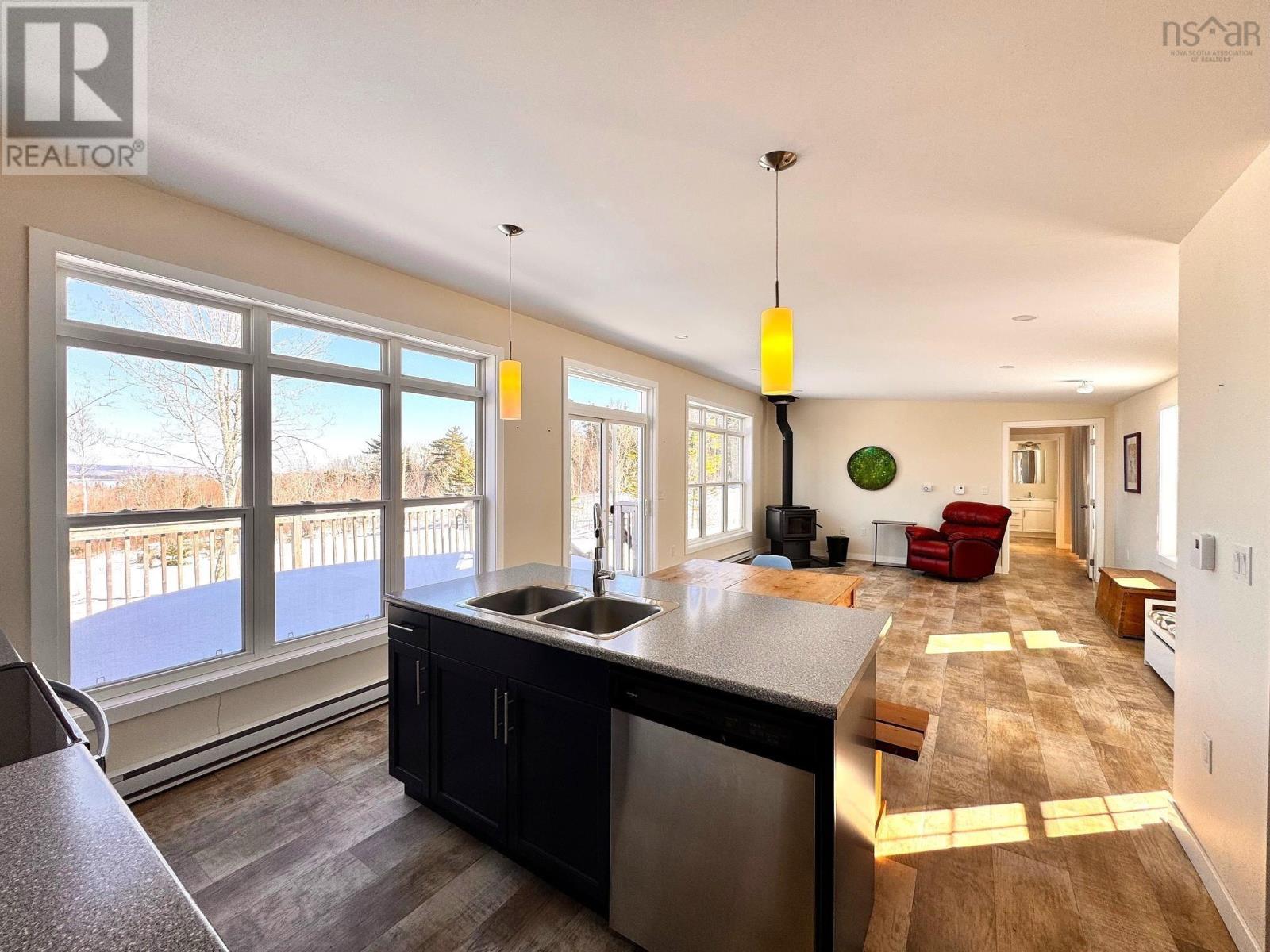 Property 38 of 48 of 62 Mash Lane