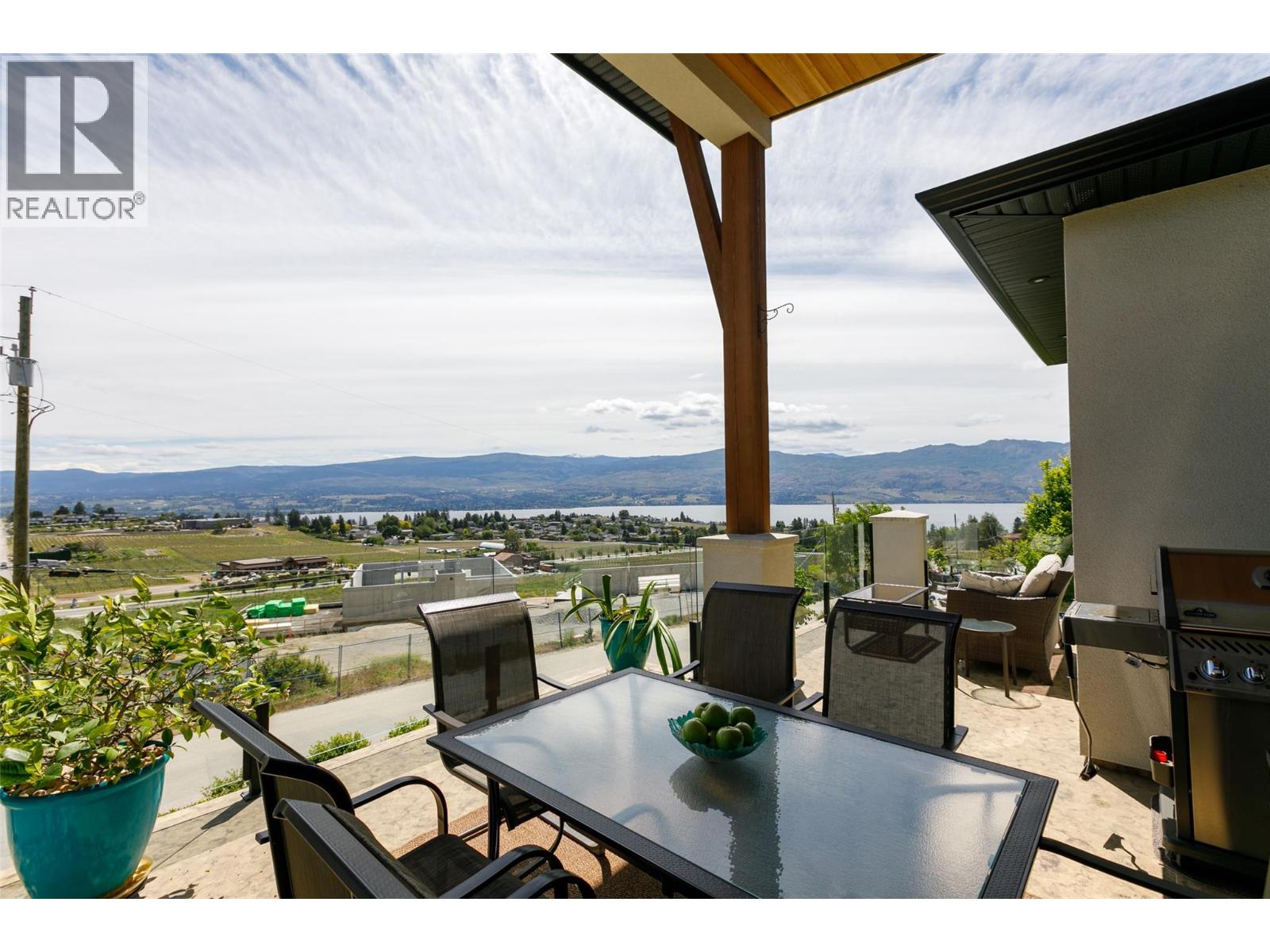 2822 Ourtoland Road, West Kelowna