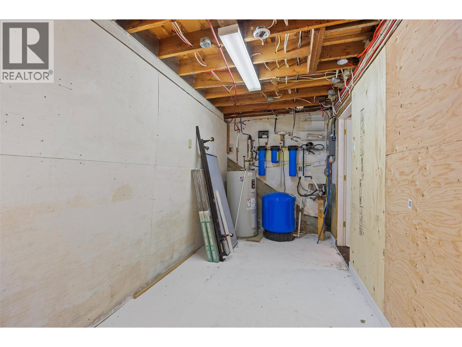 2291 Chief Atahm Drive, Adams Lake