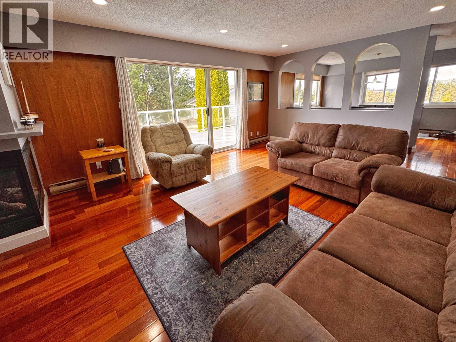 121 CADE PLACE - 6